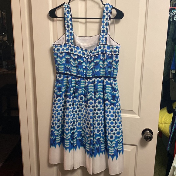 Beautiful dress perfect for the summer - Picture 2 of 3